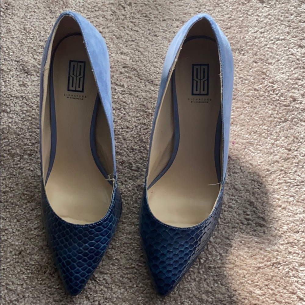 Really cute two toned shoes!